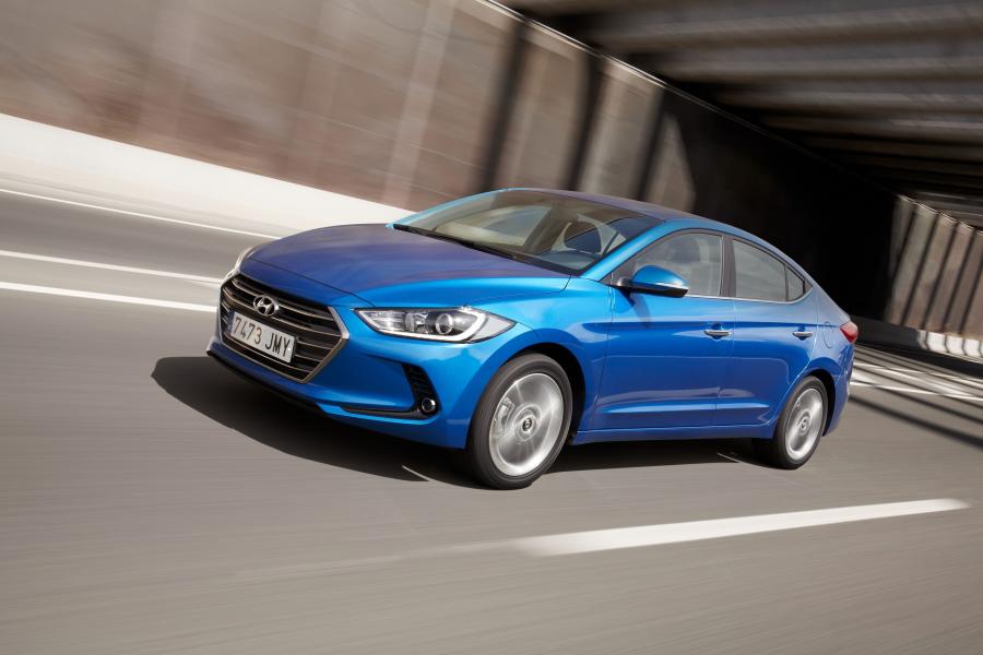 Hyundai Elantra 2016 года  (фото 10 из 30)